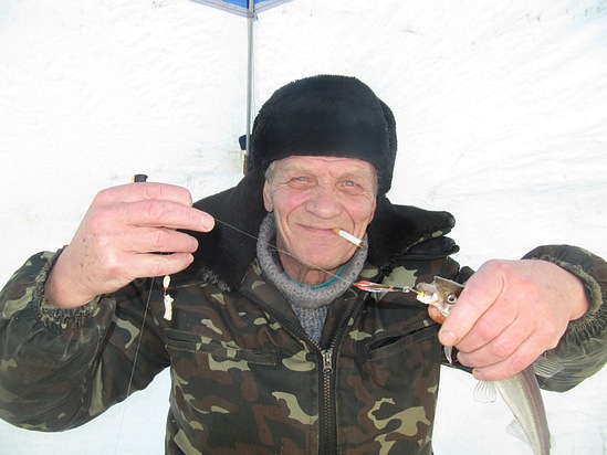 Отчет о зимней рыбалке в Архангельской области. Ловля корюшки на блесну с тройником.