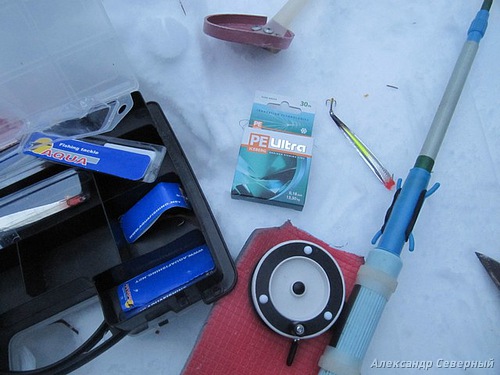 Статья о зимней рыбалке на глухом озере поморья с блеснами и балансирами AQUA