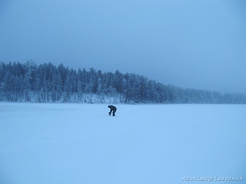 Статья о зимней рыбалке на глухом озере поморья с блеснами и балансирами AQUA