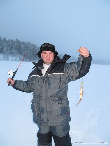 Статья о зимней рыбалке на глухом озере поморья с блеснами и балансирами AQUA
