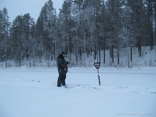 Статья о зимней рыбалке на глухом озере поморья с блеснами и балансирами AQUA