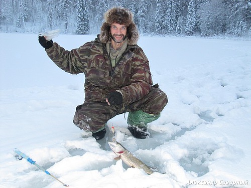 Статья о зимней рыбалке на глухом озере поморья с блеснами и балансирами AQUA