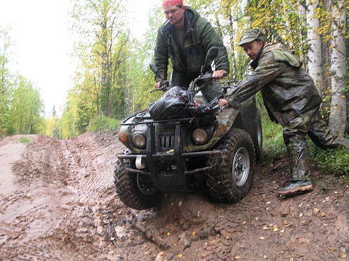 Статья о зимней рыбалке на глухом озере поморья с блеснами и балансирами AQUA