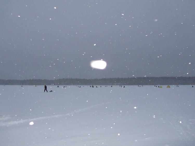 Отчет о рыбалке. Ловля корюшки на зимнюю блесну с обливным тройником.