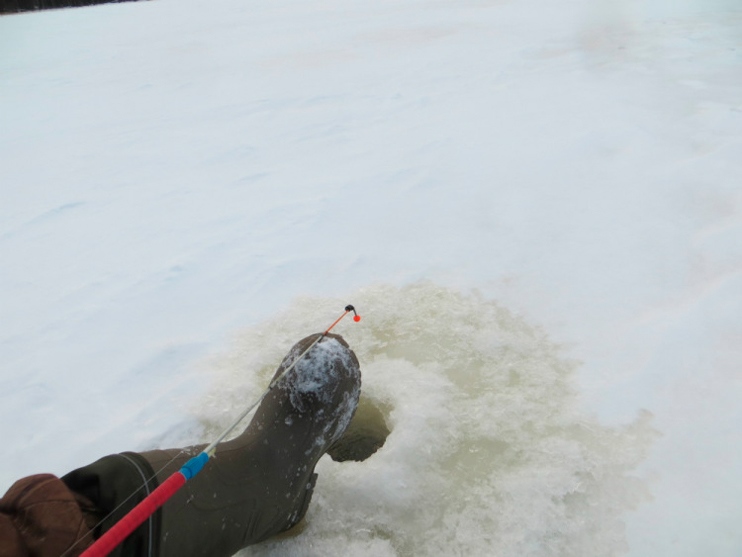 Статья о рыбалке с зимней блесной AQUA ГЛЮК.
