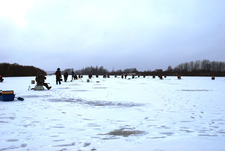 Фотоотчет о рыбалке с зимними шнурами компании Аква.
