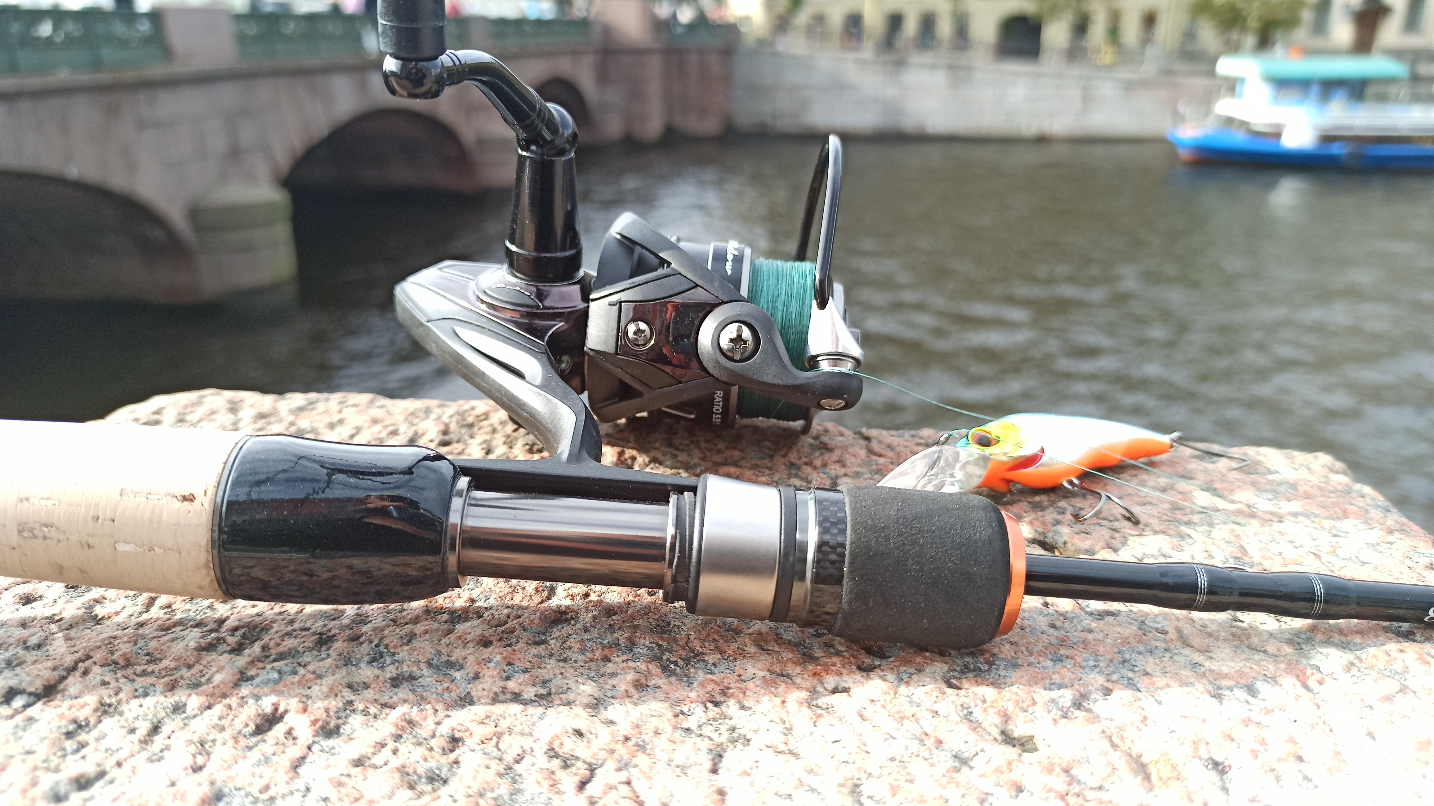 katushka-bezinertsionnaya--yuernaya-grafinya-aqua-black-widow